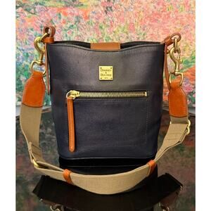 EUC Dooney & Bourke Leather Raleigh Roxy Navy Bucket Bag